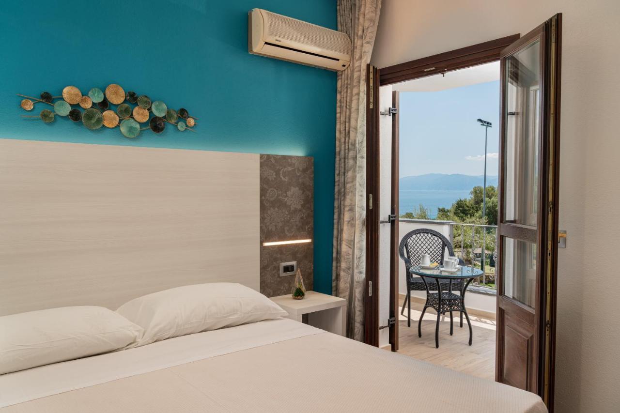 I Ginepri Hotel 卡拉古诺内 外观 照片