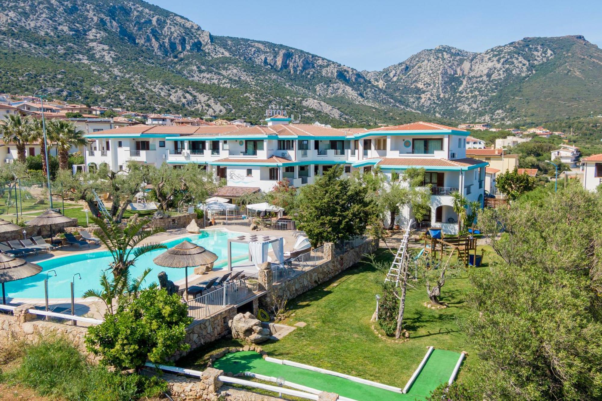 I Ginepri Hotel 卡拉古诺内 外观 照片